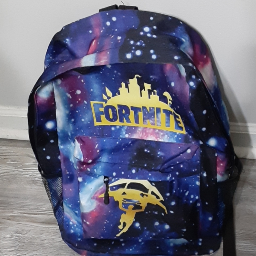 Fortnite backpack slightly used